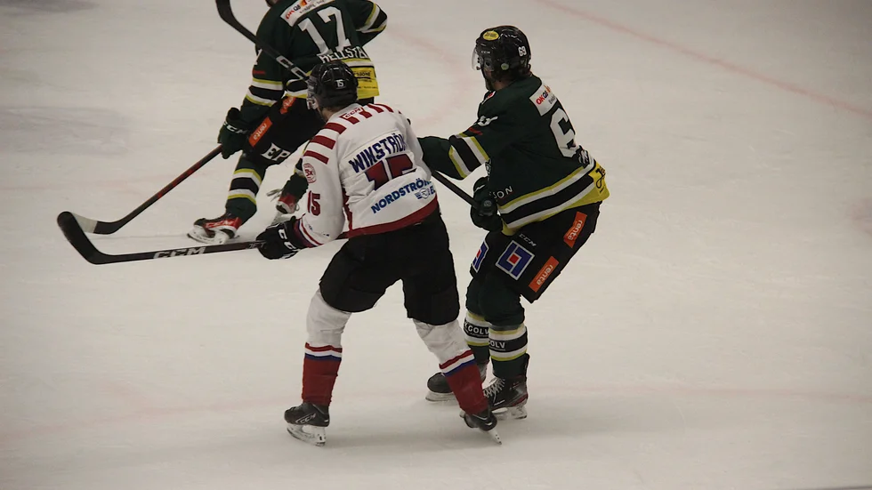 ESK Hockey gillar borta bäst. Det blev förluster mot både Örnsköldsvik och Teg i helgen efter en svit bortasvit av segrar.