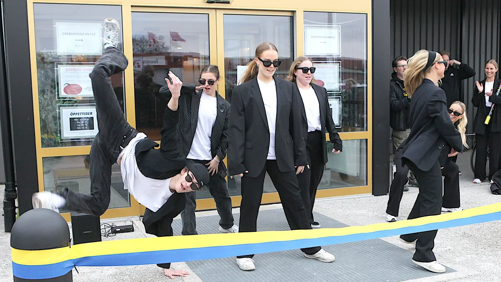 Visby dansskola bjöd på dansuppvisning i samband med invigningen under lördagen.