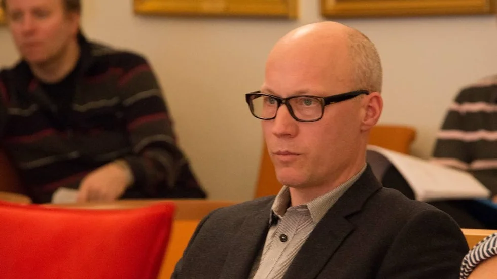 Johan Lundgren (S) valdes till ny vice ordförande i kommunstyrelsen. Ett beslut som de tre borgerliga partierna i oppositionen reserverade sig mot.