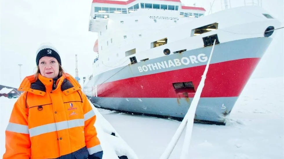 Ulrika Nilsson, vd för Piteå hamn, gläds över 30 nya EU-miljoner som lägger grund för en storsatsning nästa år på hamnens järnvägsspår. (Arkivbild)