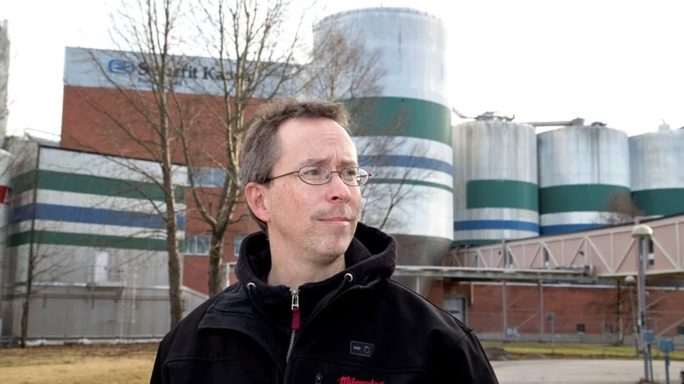 Pär Johansson, Norrfjärden, såg döden i vitögat härom dagen. Hissen han åkte i förvandlades till en dödsfälla då het lutmassa vällde in i den.