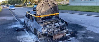 Parkerad personbil totalförstörd i brand under natten: "Det är bara ett skal kvar"