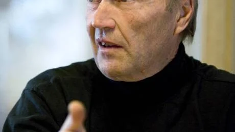 Jan Angner tycker att det skulle finnas ett vårdnadsförord, ett sorts äktenskapsförord om  barnen. Detta avtal skulle reglera hur föräldrarna skulle göra beträffande omsorgen om barnen, vid en eventuell skilsmässa.