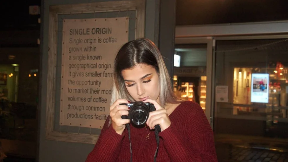 "Jag hoppas ju att det ska gå bra, det är min dröm" säger Sara om sin youtubekanal.