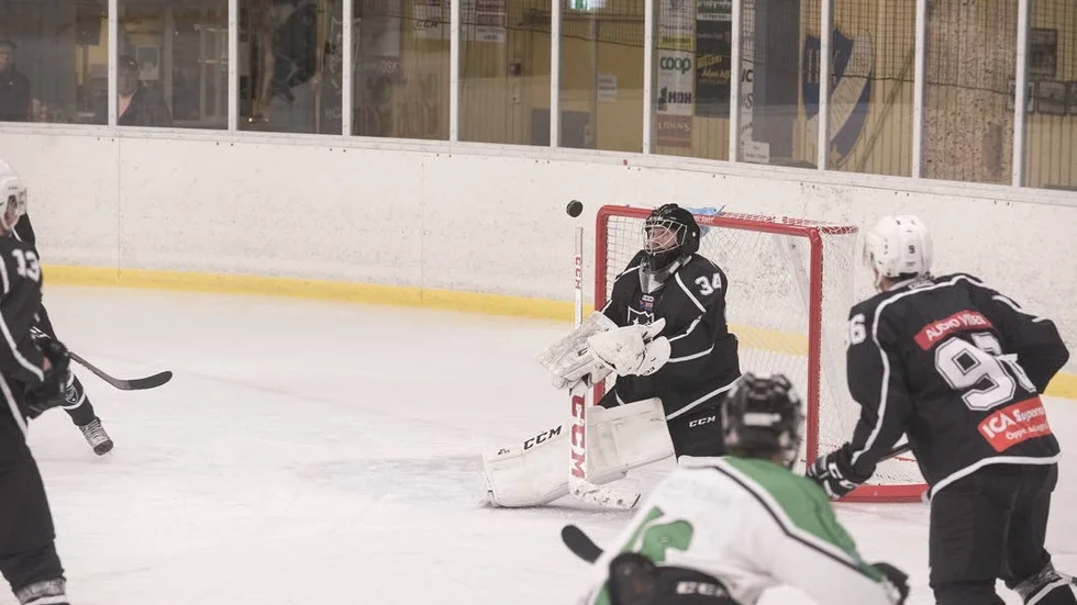 Arvidsjaurs målvakt Henrik Borgeryd var duktig mellan stolparna trots sex insläpp i matchen mot Lycksele.