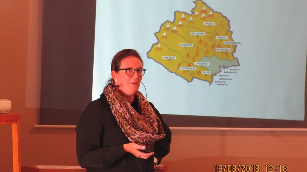 Maria Pettersson höll en timmes anförande och berättade om arv, bouppteckning, testamente och den nya framtidsfullmakten. Ett trevligt och bra framförande som säkert gav en del av åhörarna vissa saker att fundera på.
