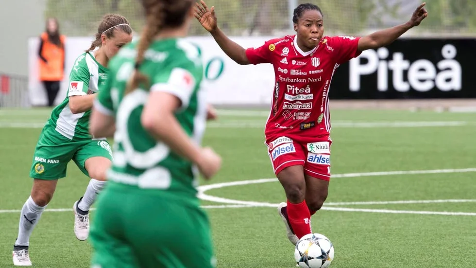 Fotbollsspelaren Faith Ikidi hade en taxerad förvärvsinkomst på 558 800 kronor under 2017. (Arkivbild)