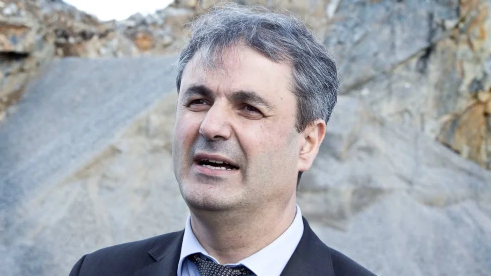 Ibrahim Baylan har inte hunnit sätta sig in i frågorna än men kommer att göra det framöver. (arkivbild)
