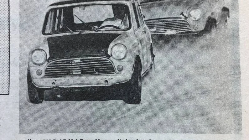 Hans G Petterssons bild publicerad 29 mars 1971. En tuff fight mellan Hans Andersson, Umeå och Per-Åke Westin som tävlade för Piteå MS.
