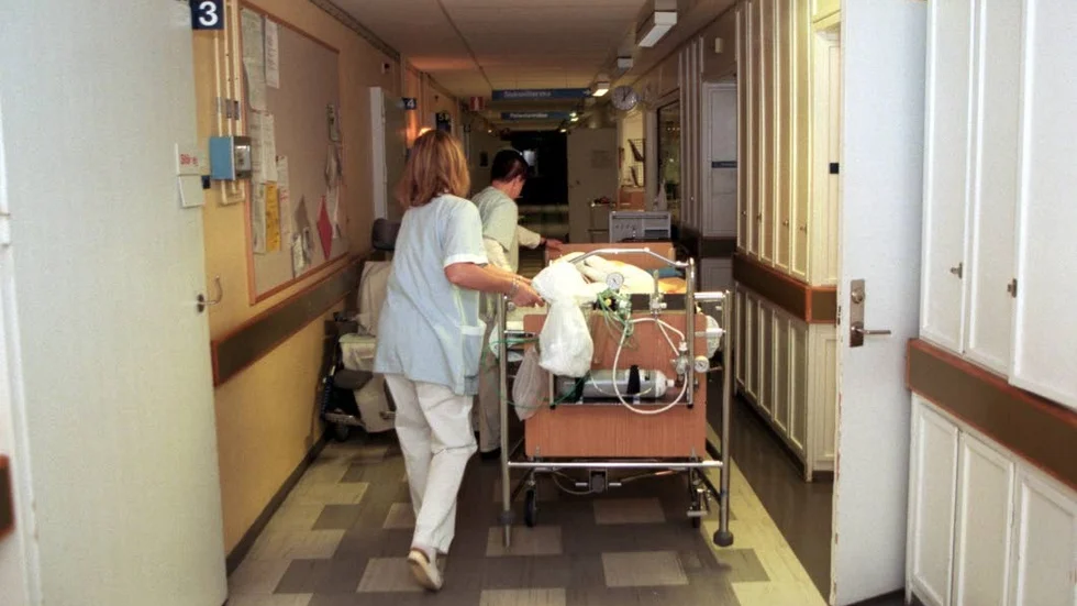 Löneklyftor. Det trögt med jämställdheten Framförallt inom yrkeslivet, där kvinnodominerade jobb är lägre betalda och arbetsmiljön ofta sämre än på manligt dominerade arbetsplatser. (arkivbild)