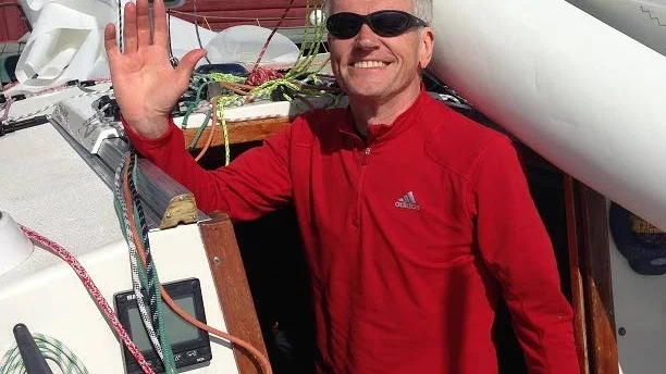 SKIPPER. Benny Öhman är skipper på båten Dream. Tillsammans med sin besättning kom Piteåseglaren på 12-13-14:e plats i SM-seglingarna utanför Ulvön.