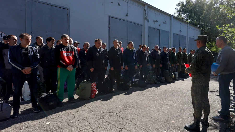 Rekryter vid ett värvningscentrum i Krasnodar, Ryssland, den 25 september.