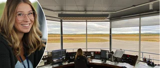 Oväntade yrket blev en lyckträff för Ellen – lotsar flygplanen: "Det är häftigt att ha det här ansvaret"