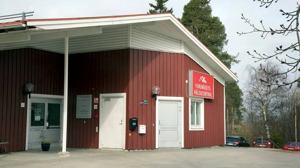 Norrfjärdens hälsocentral läggs förmodligen ner redan efter sommaren, men för Furunäsets hälsocentral blir det en respit till i vart fall 2017.