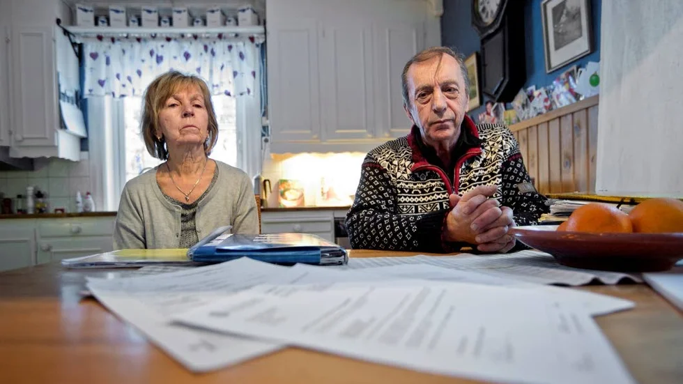När alla pengar stals tvingades Per Olof Quist sälja sina skogsfastigheter för att kunna betala banklånen. Huset och huslånen fick särbon Irene Ekberg ta över.