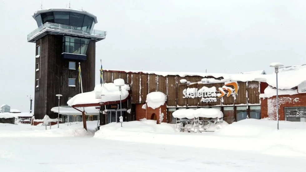 NY FLYGLINJE. Det är inte lika vintrigt som på bilden när en ny flyglinje mellan Amsterdam-Skellefteå Airport går i gång till sommaren. Under 2017 kommer en Airbus 320 att köra åtta charterturer där en del turister beräknas komma till Piteå.