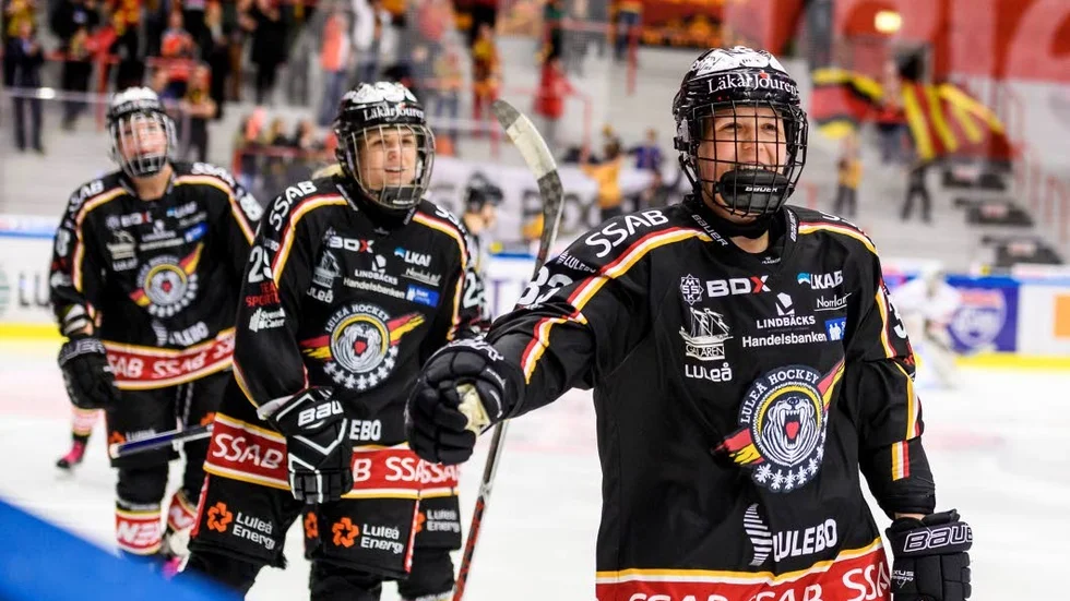 UTKLASSNING. Luleå/MSSK gjorde sammanlagt 16–0 mot Djurgården under veckoslutets två matcher. På bilden jublar Michelle Karvinen efter ett av sina sju mål.