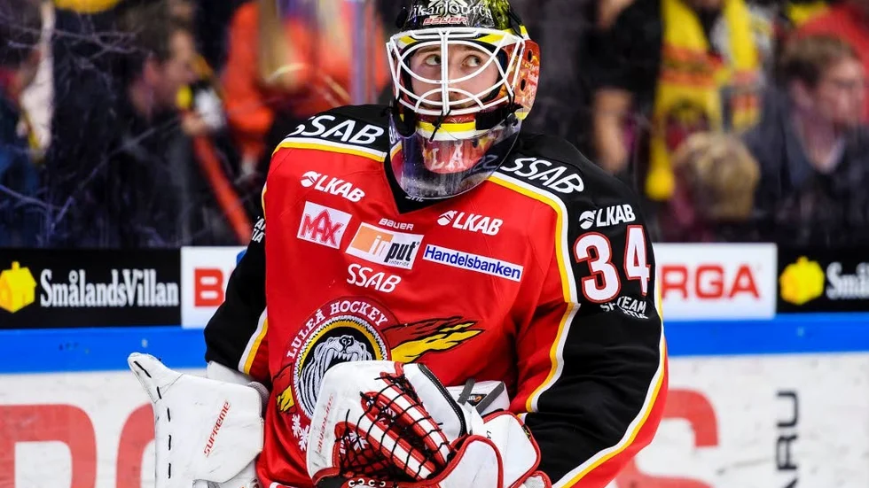 TORSK. Joel Lassinantti och hans Luleå Hockey hade en blytung kväll hemma i Coop Arena - förlust mot Malmö med 0-5.