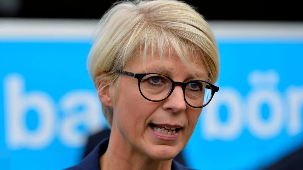 Stilla återtåg. Elisabeth Svantesson (M) är så sakta på väg att förändra migrationspolitiken i sitt parti.