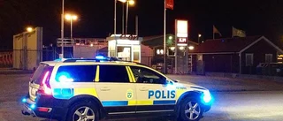 Fyra greps på industriområde