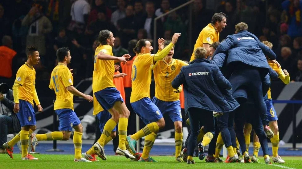 Får Sveirge jubla i kväll? Eller blir det en tung kväll i Dublin? Kommentarer kommer direkt från Folkbladets sportchef Pär Andersson.