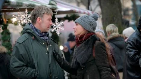 Erik och Simone dras med stora problem i sitt äktenskap när hela deras tillvaro förändras i ett slag. Mikael Persbrandt och Lena Olin är de stora stjärnorna i "Hypnotisören".
Foto: Alexandra Aristarhova/SF