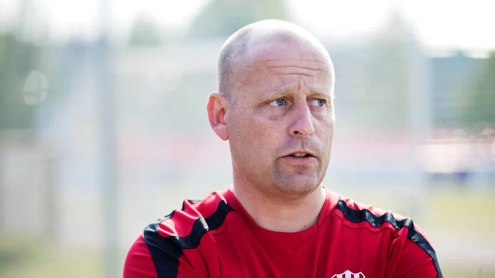 Piteås tränare Stellan Carlsson får klara sig utan forwardarna Jennifer Egelryd och Clara Markstedt i torsdagens match.(Arkivbild)