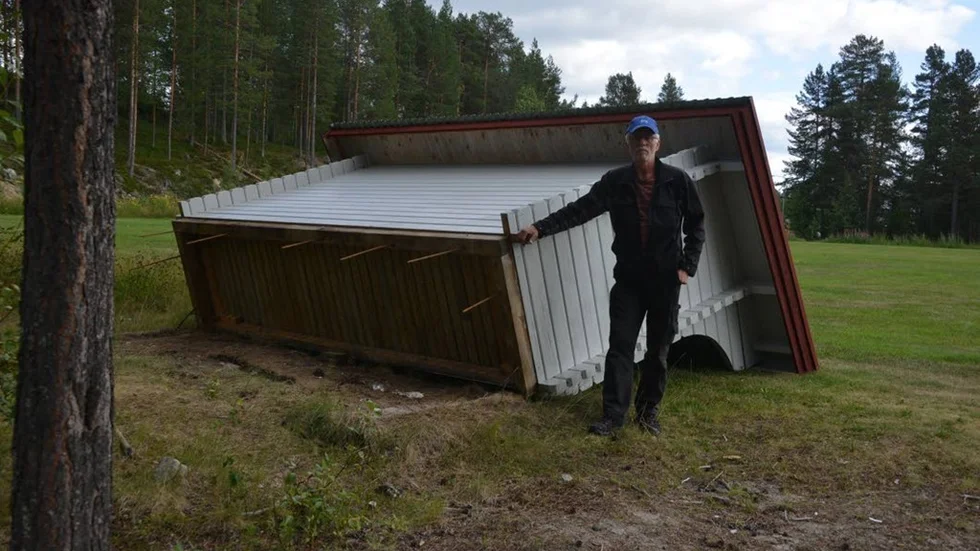 Det omkullknuffade avbytarbåset vid ishallen är bara en av många i raden skadegörelser som har drabbat idrottsanläggningarna i Arvidsjaur, berättar Ove Westin.