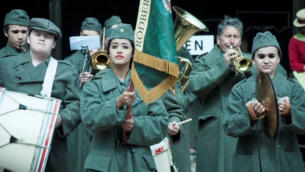 Elever från Björknässkolans Musikgymnasium deltar i operan.