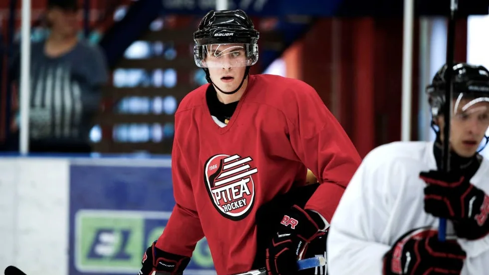 August Tornberg kan vara aktuell för Piteå Hockey. Han vill spela i norra division 1-serien.