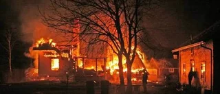 Villabrand utanför Hällestad