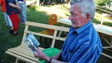 - DEt här är stora jaktvagnen som står i Börsjö kvarn vid Stjärnvik, berättade Hans Gustavsson när han fick se bilden som arkivarie Sofia Ohlsson hade med sig.
