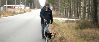 Polisen söker två yngre män efter överfallet