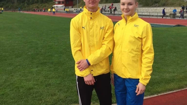 GULD. Hannes Forslund och Ellen Eklund vann varsin klass i Barentskampen.
