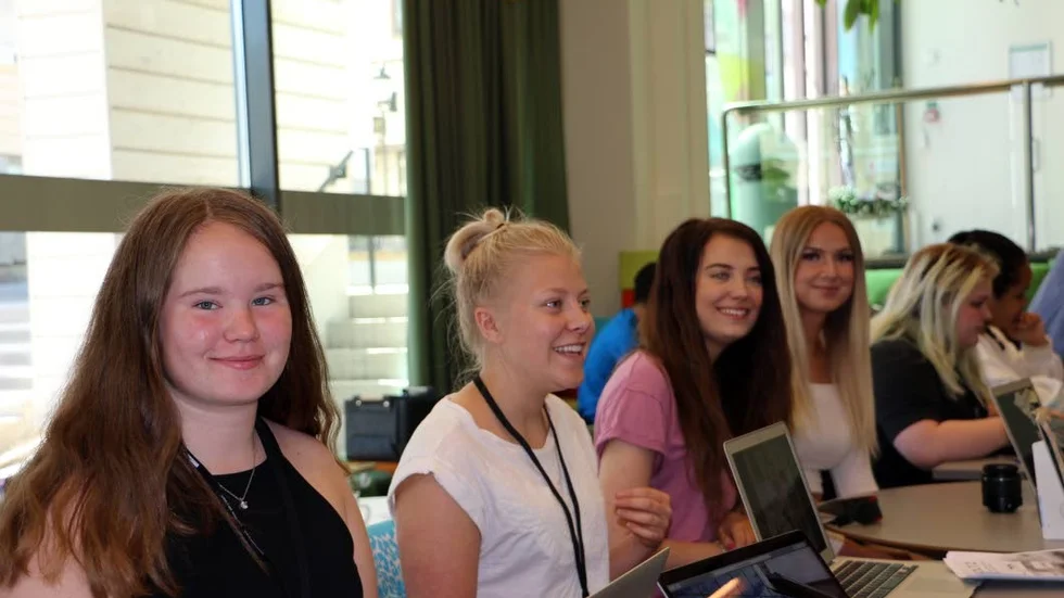 Ung drive. Agnes Bergkvist, Isa Stoltz, Sissela Höglund har fått guldbiljett till SM för sommarföretagare.(arkiv)