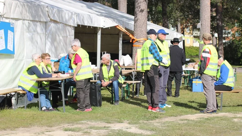Nästan 150 fiskare provade fiskelyckan runt Nyborgtjärn.