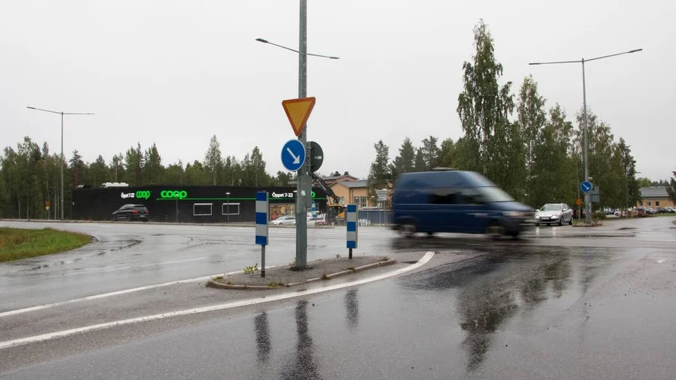 Oroade röster höjs gällande trafiksäkerheten utefter Norra ringen i och med öppnandet av nya Coop-butiken. Piteå Kommun ser just nu över om åtgärder kommer att behöva vidtas för korsningen Norra ringen - Bagargatan - Långskatavägen.