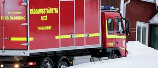 Många kor döda när snön raserade ligghall