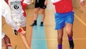 Ungefär 200 spelare deltog i Assyriska ungdomsförbundets natturnering i Ektorpshallen natten till lördagen.  Norrköpings bästa lag kom på tredje plats.
FOTO: NICLAS SANDBERG