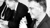 Nästan 600 dagar kvar, men EM-organisationen går på högvarv. Igår fanns några av förbundets toppar i Norrköpings rådhus där man diskuterade nästa års storarrangemang: Europamästerskapet i basket. På bilden ses EM-generalen Peter Rohmée och förbundets Lars Nordmalm.
FOTO: ANITA KJELLBERG