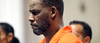 R Kelly väntar på juryns utslag
