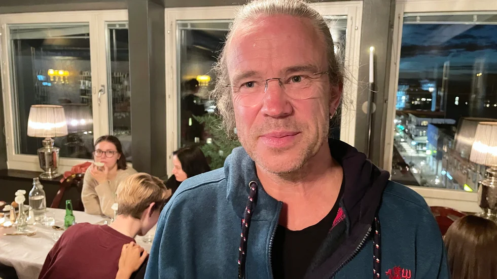 Joakim Wallström på Vänsterpartiets valvaka i Skellefteå.