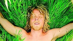 "Farväl Falkenberg" av Jesper Ganslandt var fjolårets mest haussade och kritikerhyllade svenska film. Det kommer att ge utdelning i Guldbaggar. Foto: Triangelfilm