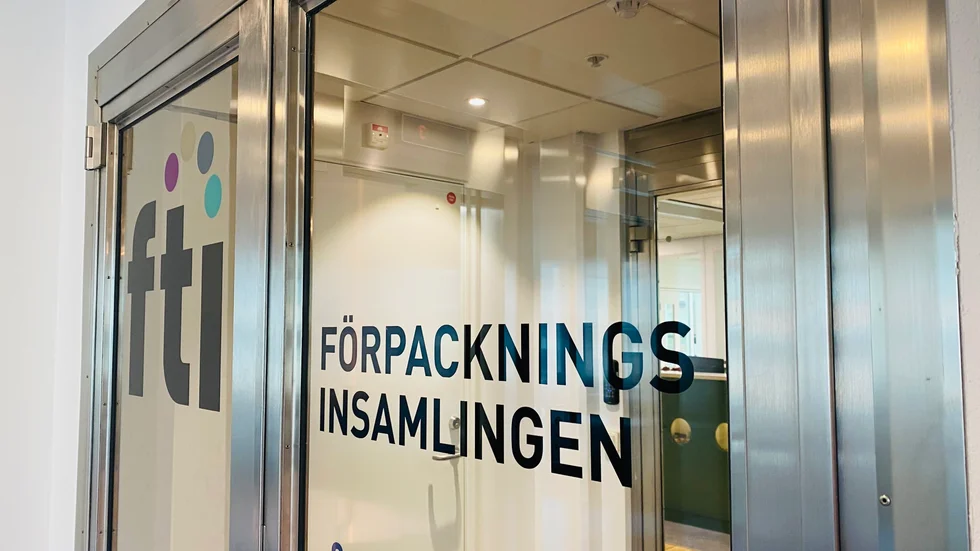 Svenska förpackninginsamlingens flyttar sina containrar vid Willys i Skutskär för att ge plats åt e-handel.