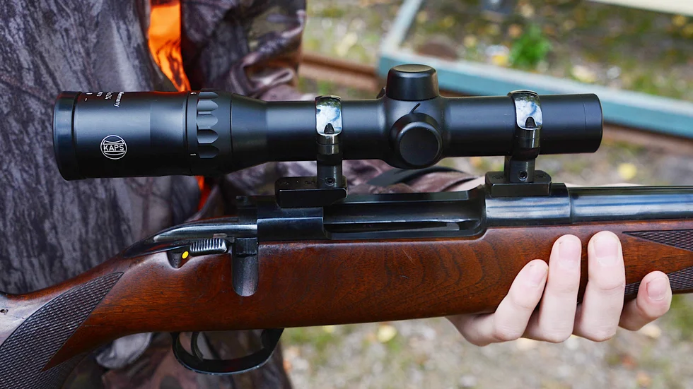 Jaktledaren som stoppades rattfull blir av med sina vapen i väntan på ett slutgiltigt beslut. 