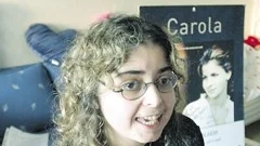 Jessica Petterson är inte fångad av en stormvind, men däremot av Carolas röst och scenperson. Hon vill gratulera Carola till hennes 20 år som Sveriges mest folkkära artist.  Hon bjuder på sig själv och ger så mycket inspiration och energi, glädje och värme, säger Jessica.