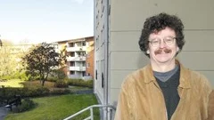 För ett femtontal år sedan ville han riva hela Navestad och har aldrig någonsin fått ta emot mer skäll än då. I går invigde socialdemokraternas partisekreterare Lars Stjernkvist nya Ringdansen.
FOTO: JANNE FORSBY