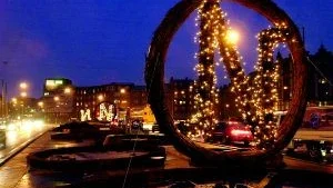Lysande PR får Norrköpings kommun i vinter, via den egna nya vinterbelysningen på Hamnbron, bestående av stora N som i Norrköping.
FOTO: JANNE FORSBY