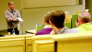 Igår gästade vänsterpartiets partiledare Lars Ohly Norrköping på ett möte inför EU-valet och här ses han vid besöket på Campus Norrköping.
FOTO: OLA AXMAN