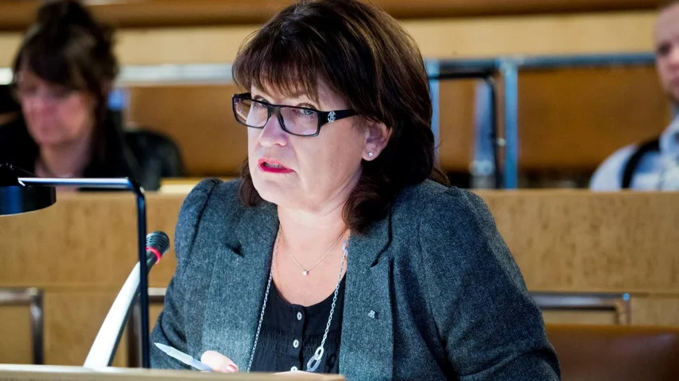 Den moderata kommunpolitikern Elisabeth Berg riktar skarp kritik mot avtalet. "Allt inom kommunen ska konkurrensutsättas", säger hon. (Arkivbild)